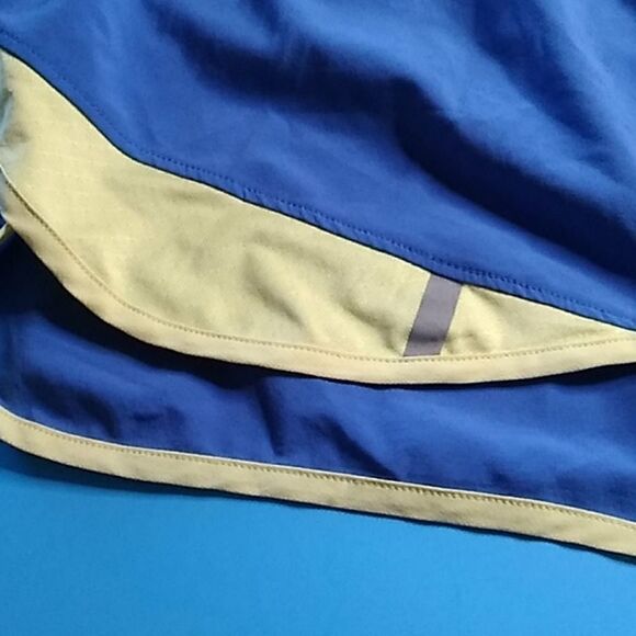 Asics shorts for women Size S - Picture 3 of 11